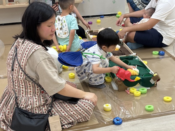 對南瓜車的尺寸或外觀有要求？小仙子們不妨親自落手澆灌，確保種出來的南瓜又大又圓，變出最美南瓜車。